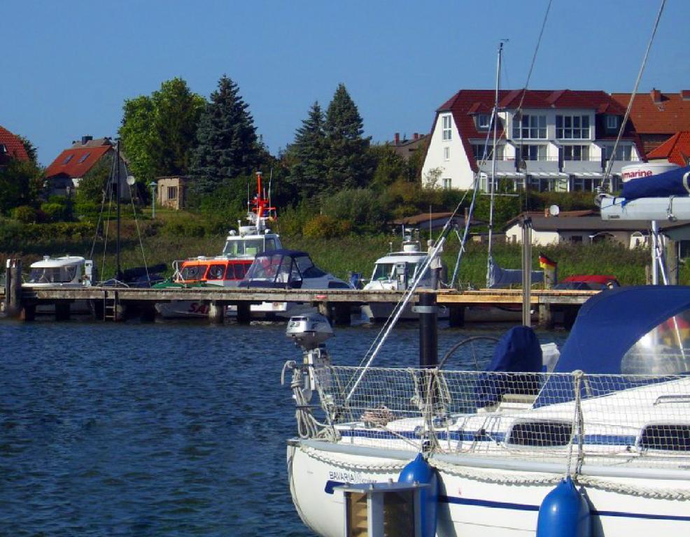Ferienhaus Suedblick Am Yachthafen Бреге Экстерьер фото