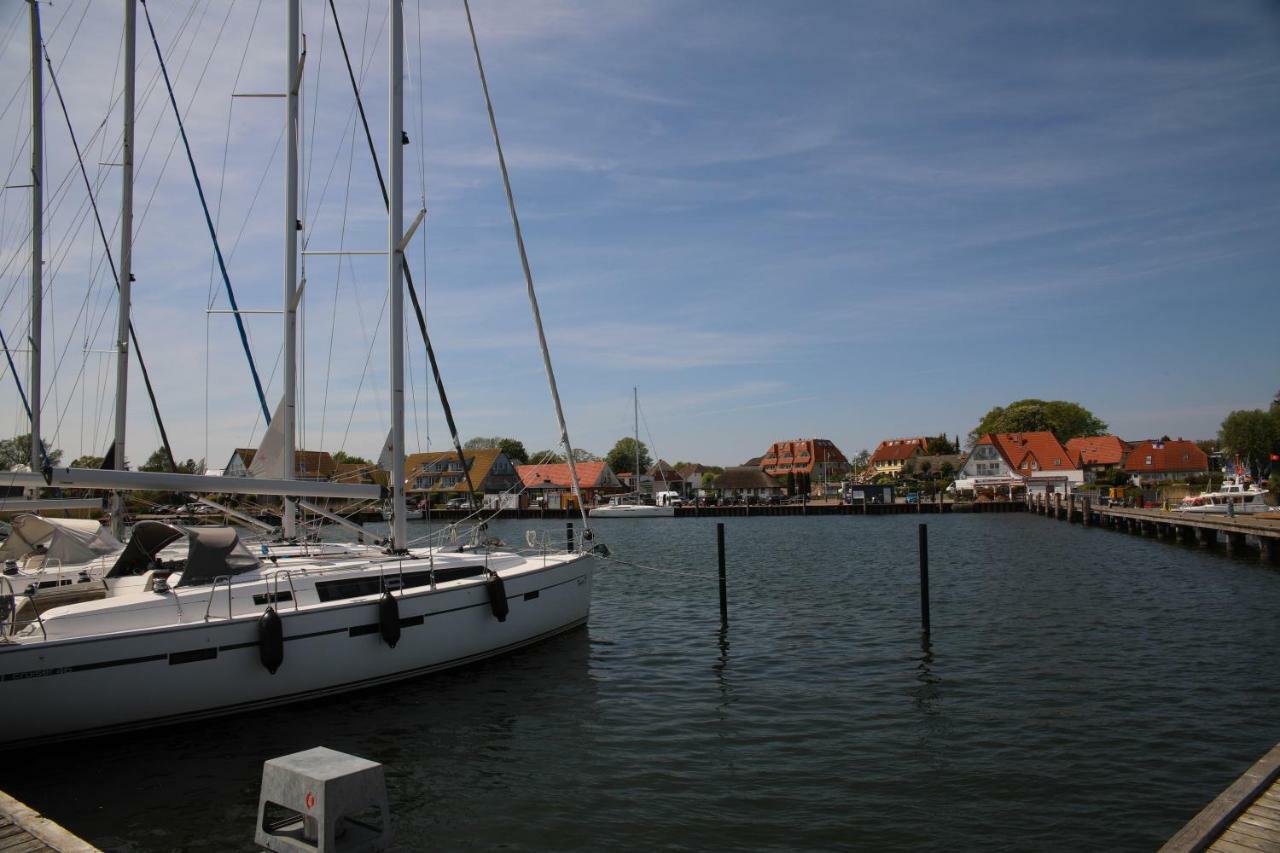 Ferienhaus Suedblick Am Yachthafen Бреге Экстерьер фото